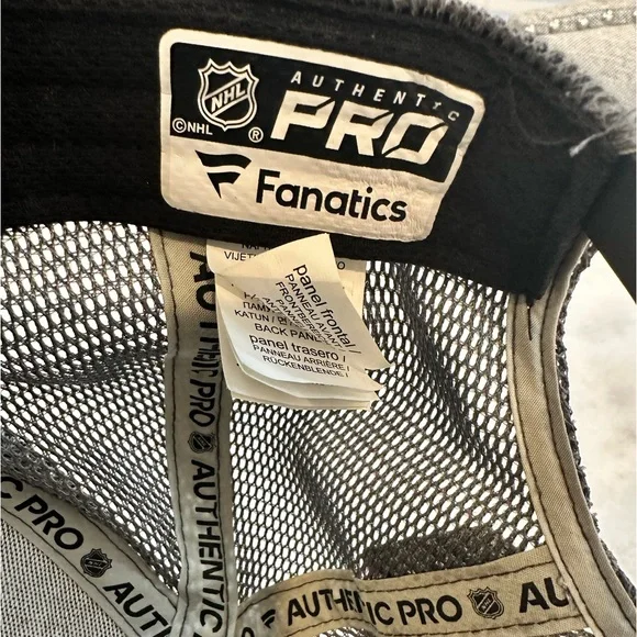 Vegas Golden Knights Fanatics Stanley Cup Champions Locker Room Snapback Hat Cap - Picture 7 of 8